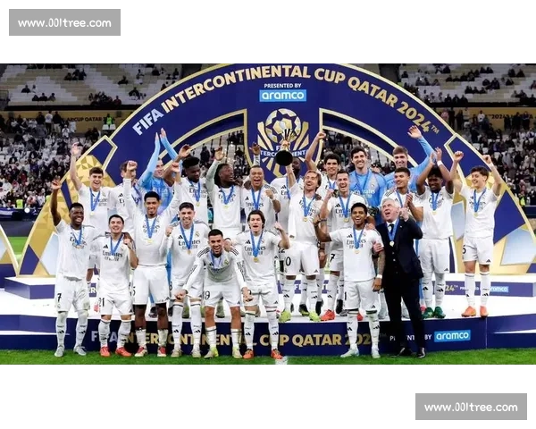 皇马与利物浦激战欧冠小组赛 双方争夺小组头名席位